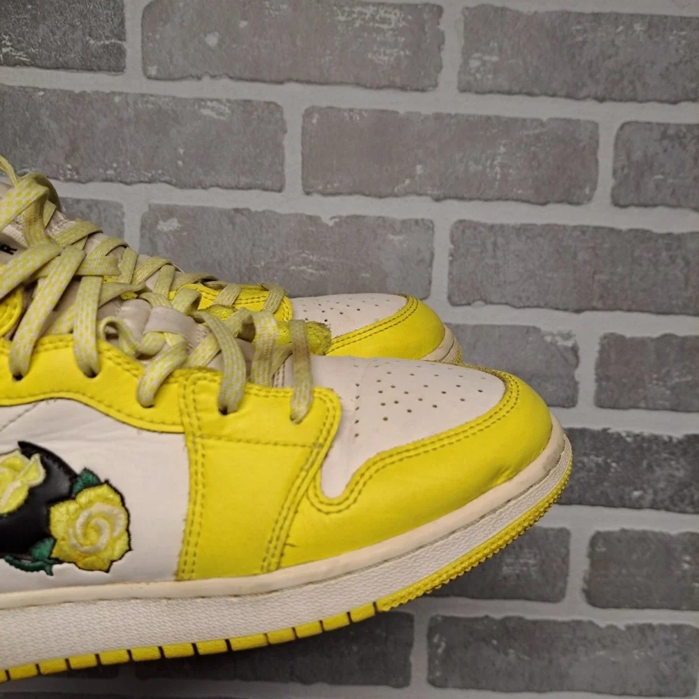 Nike Air Jordan 1 Mid SE Dynamic Yellow Floral Rose Patch Size 6y AV5174-700‎